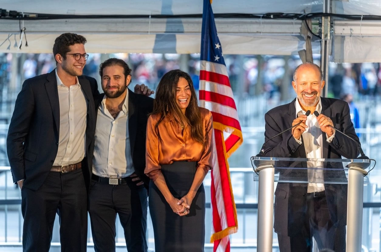 Brandon Lutnick Celebrates with Howard LutnickSource: X (@BrandonLutnick)